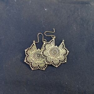 Elegant Gold Floral Earrings